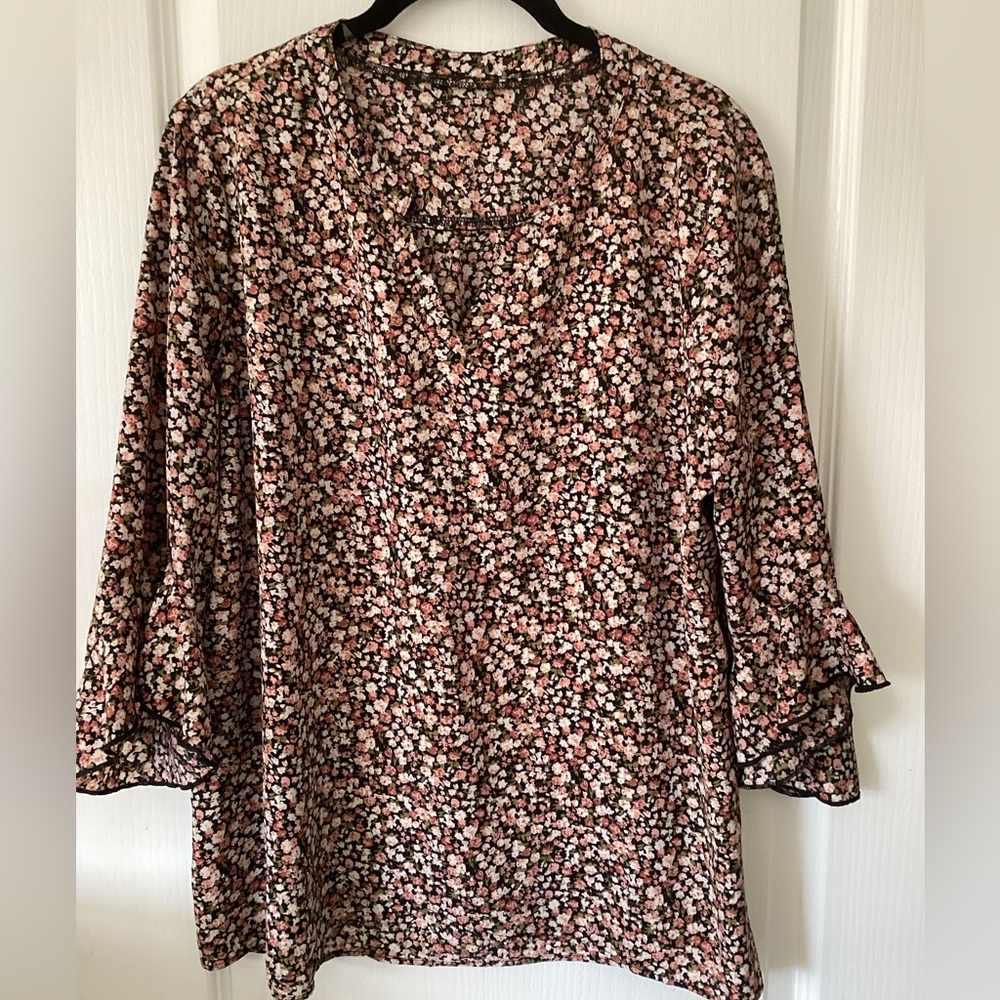 Floral V-Neck Blouse - Brown and White - Picture 5 of 5